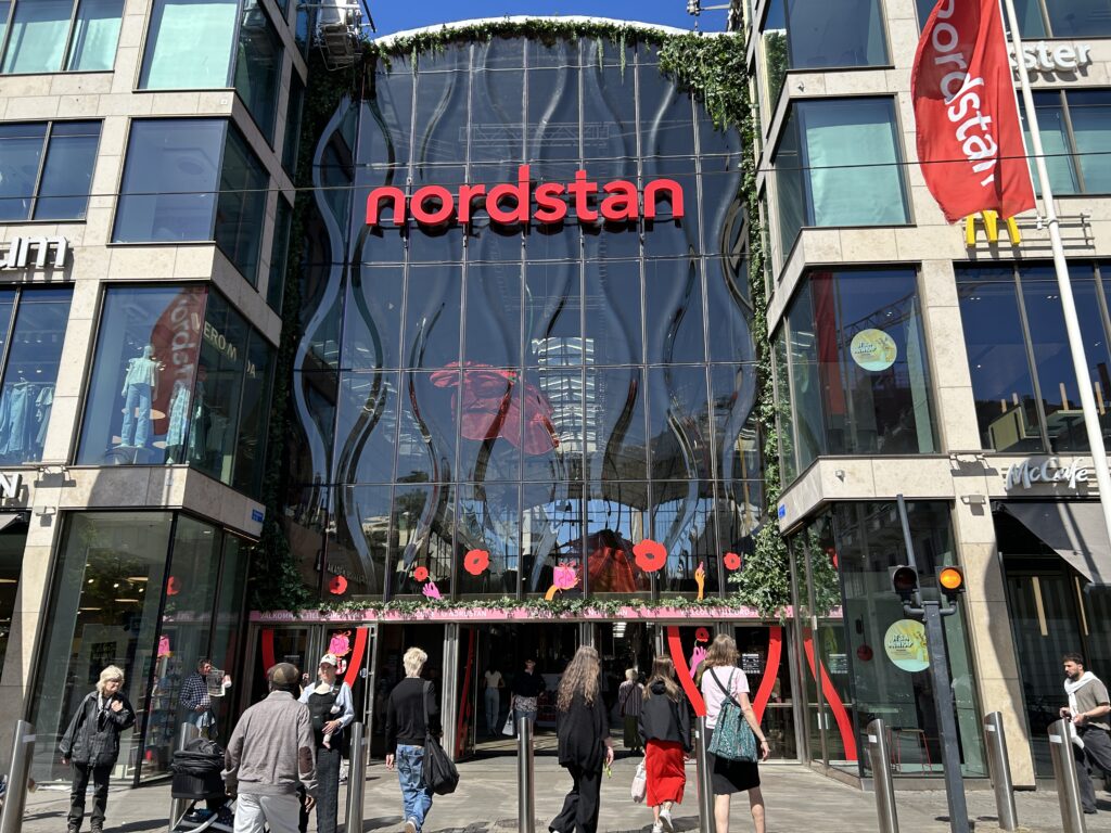 Nordstans huvudentré.